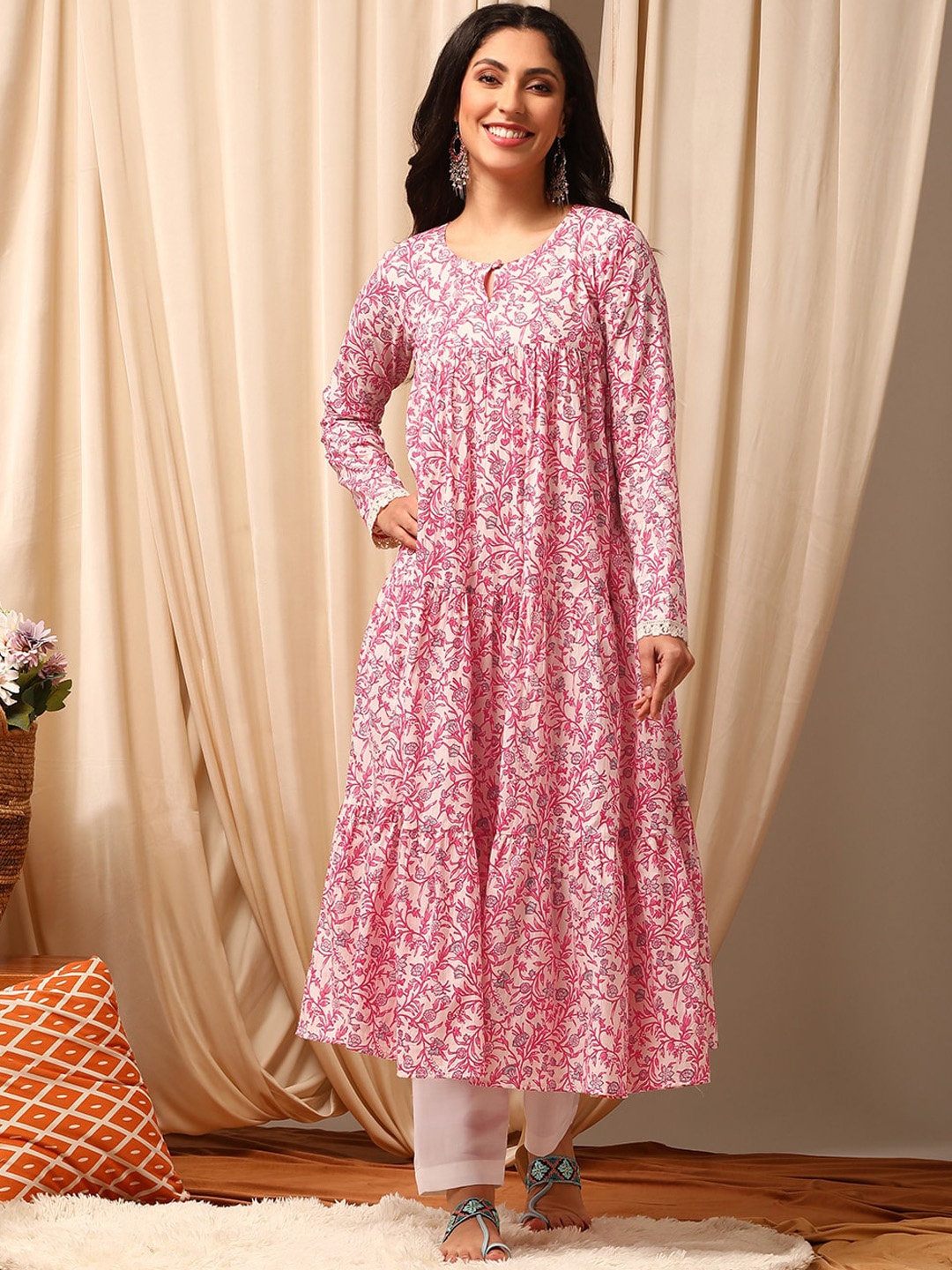 

Inddus Floral Printed Tiered Anarkali Kurta With Trousers, Off white