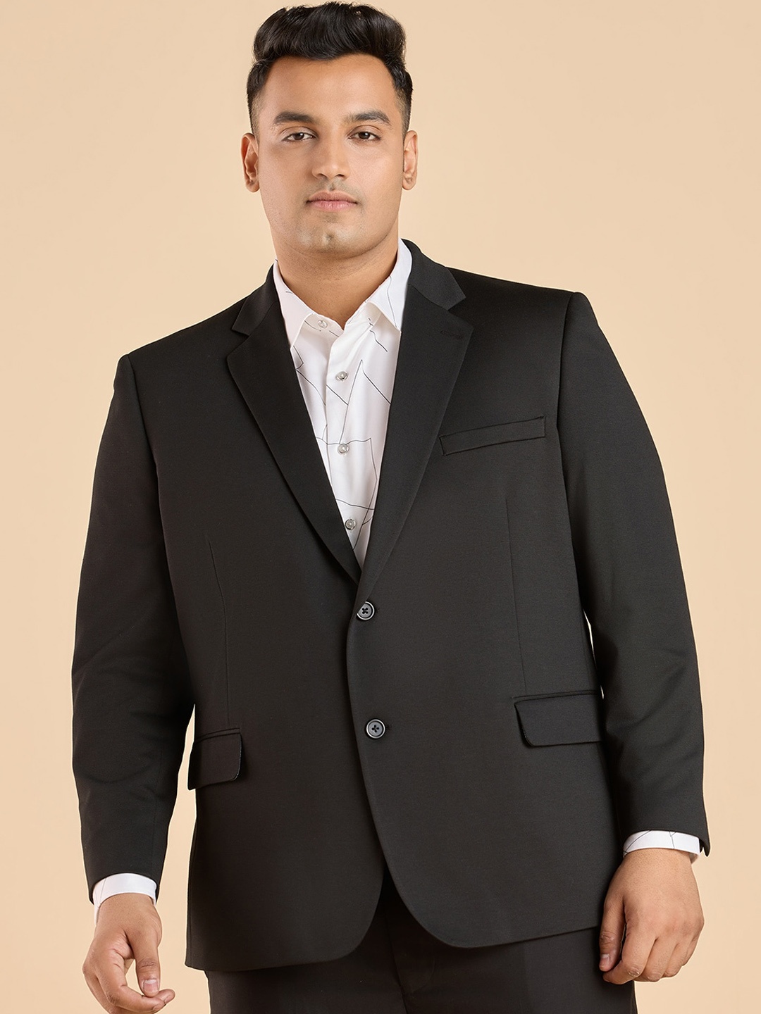 

Big Hello - The Plus Life A Chromatic Symphony of the Monochrome Single Breasted Blazer, Black