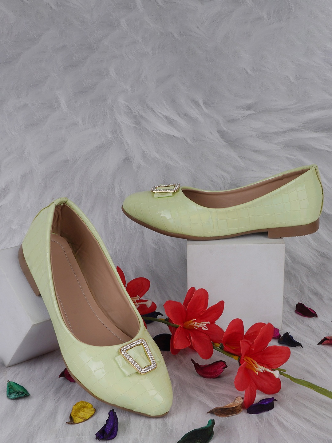 

BAESD Girls Textured Embellished Ballerinas, Green