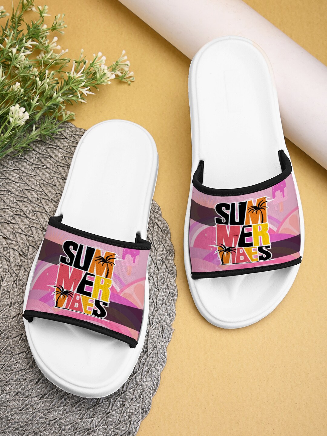

BOOTCO Women Printed Sliders, Pink