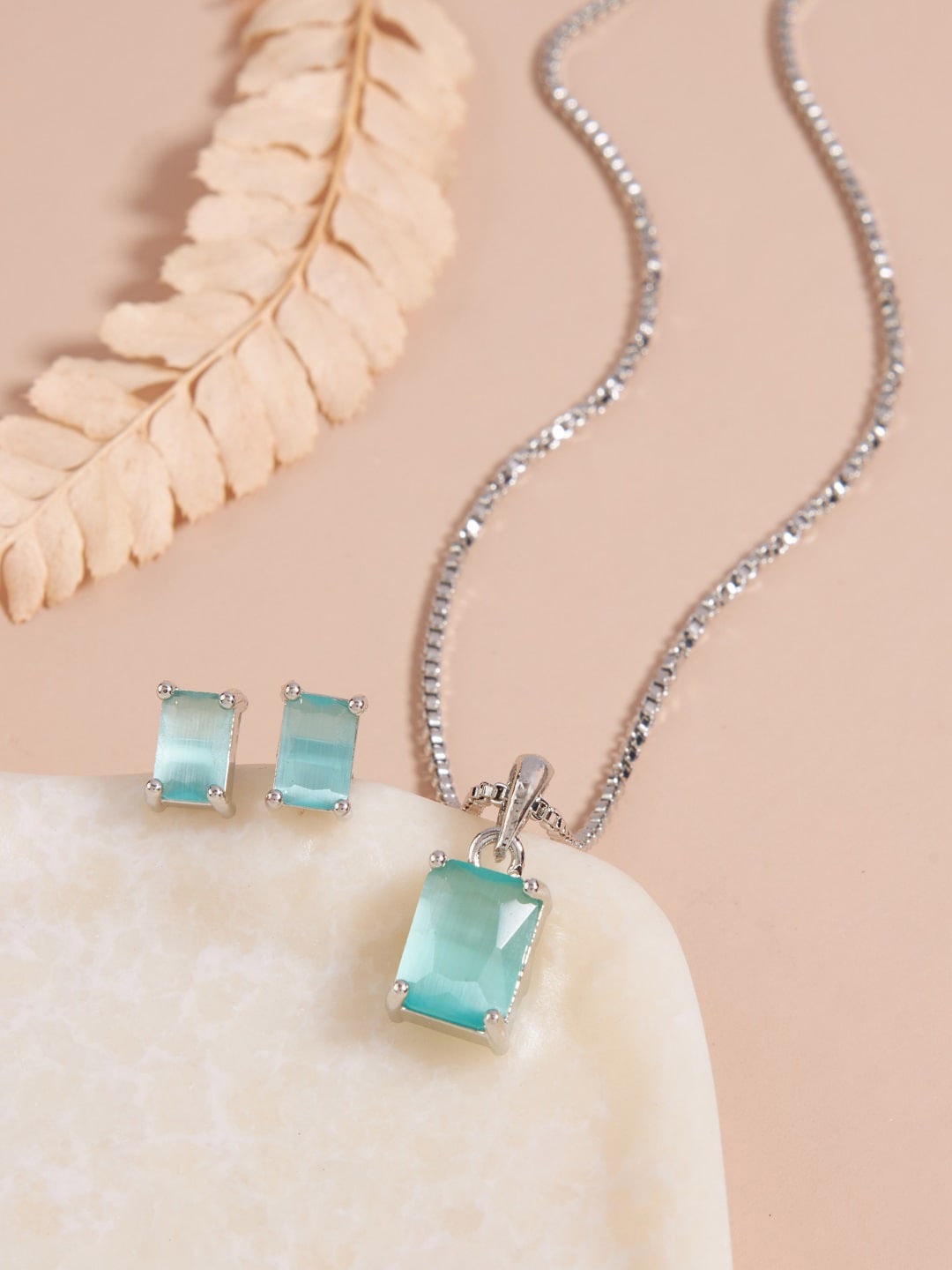 

SATJEWEL Silver Plated Stones Studded Pendant Set