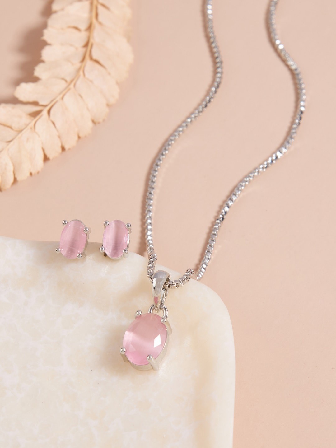 

SATJEWEL Silver-Plated Pendant with Chain & Earrings