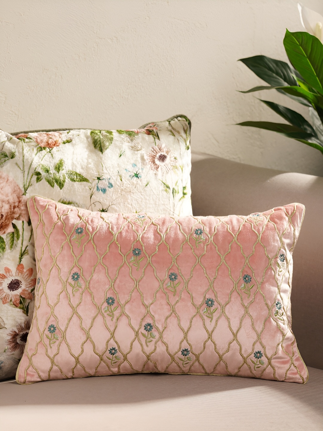 

Pure Home and Living Pink & Gold-Toned Embroidered Velvet Rectangle Cushion Cover