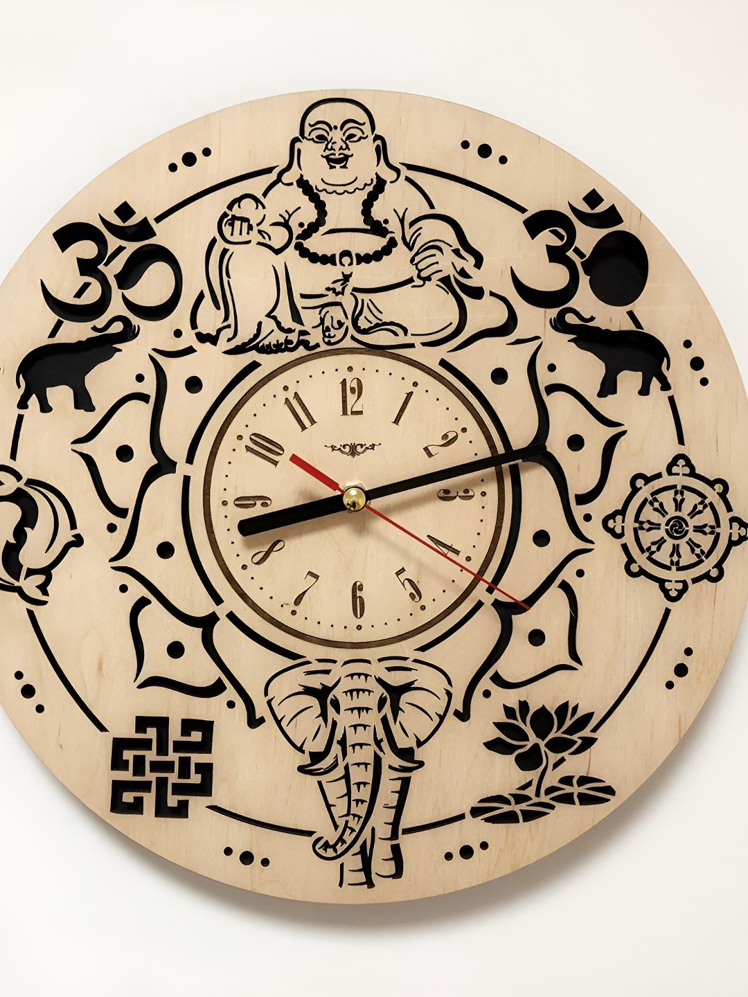 

QEZNEF Beige & Black Textured Wooden Round Contemporary Wall Clock