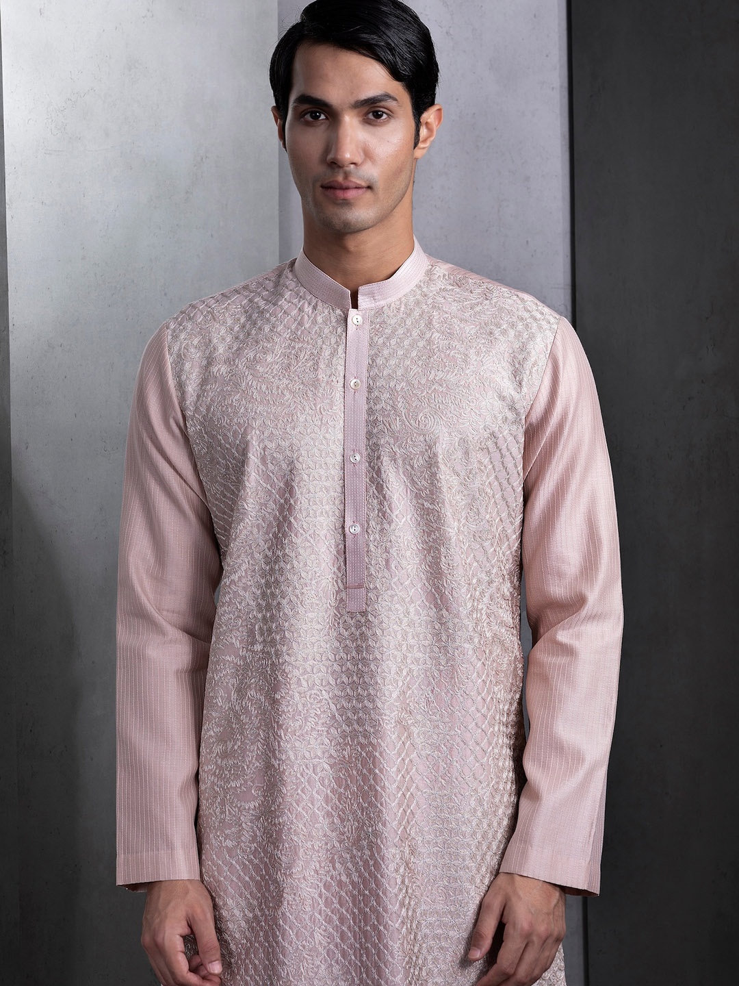 

Rohit Gandhi + Rahul Khanna Flared Sleeves Thread Work Strigth Kurta, Pink