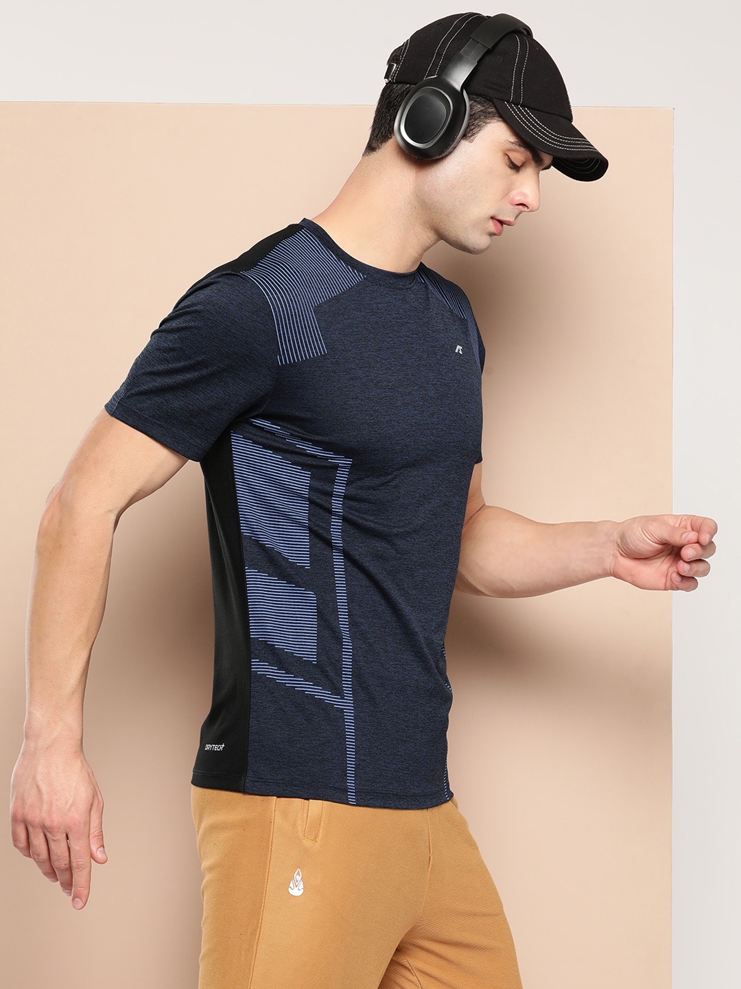 

Alcis Men Printed Slim Fit T-shirt, Navy blue