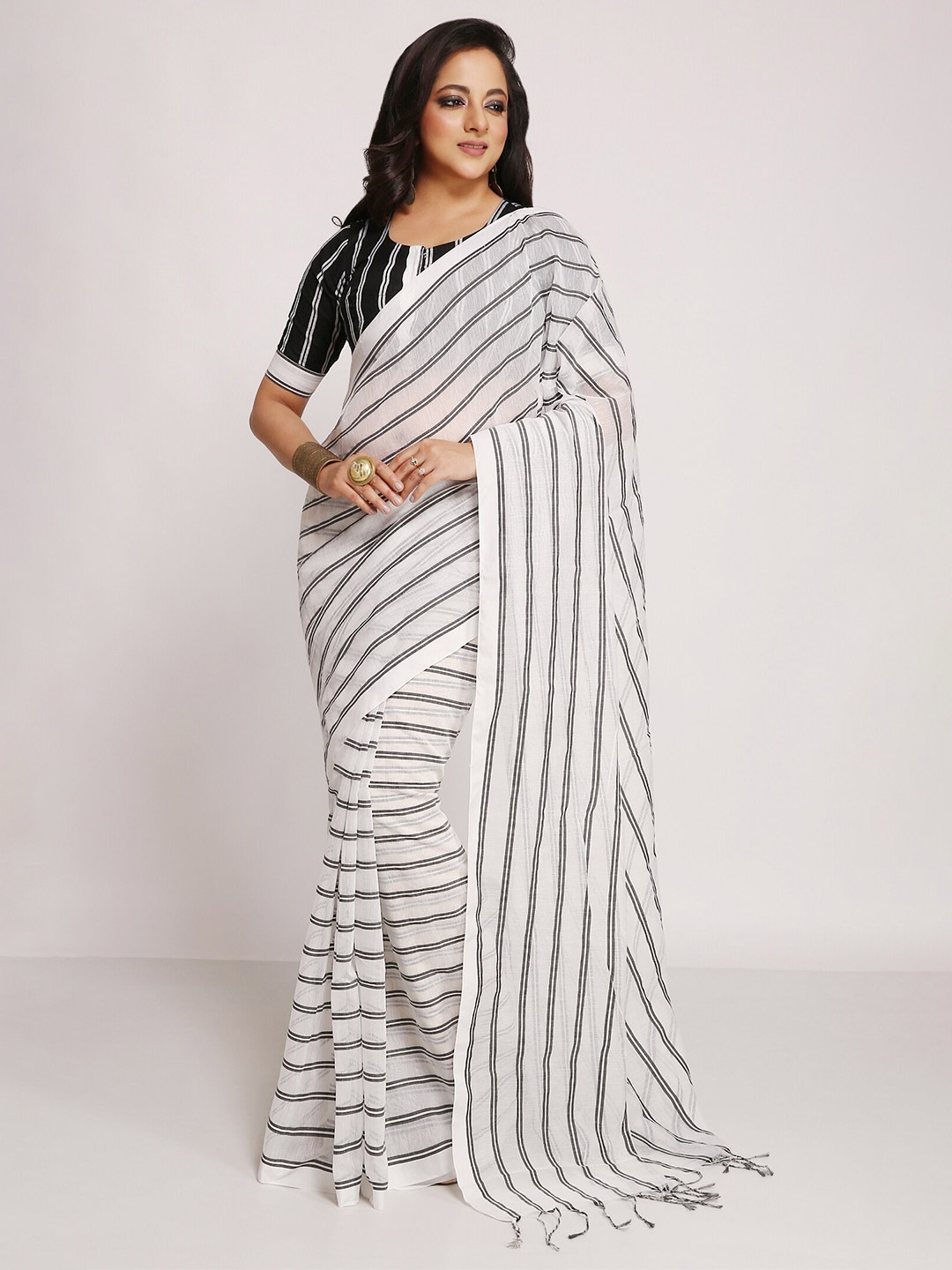 

WoodenTant Striped Cotton Silk Saree with Tassels, White