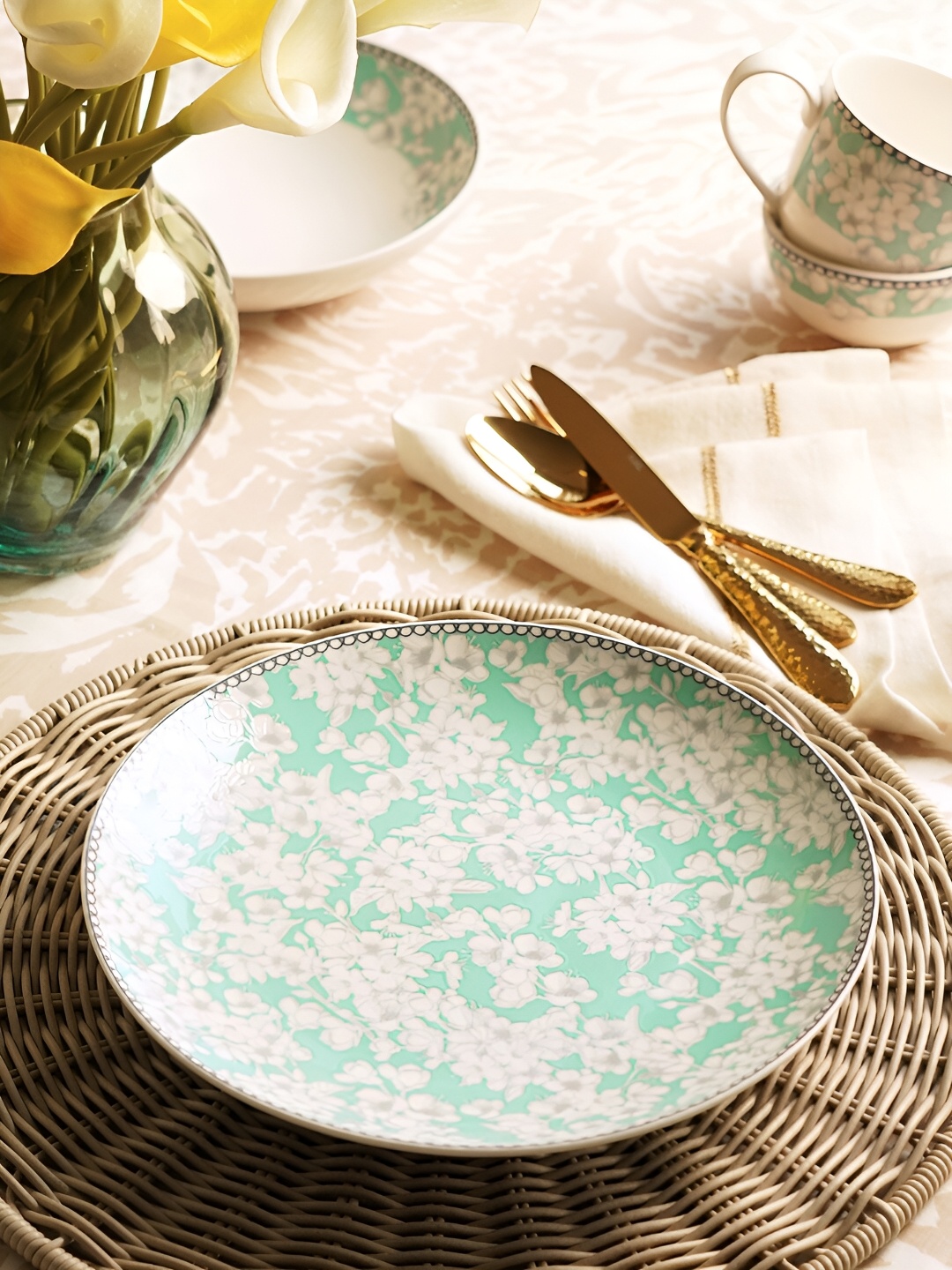 

Pure Home and Living Green & White Floral Printed Ceramic Glossy Finished Plates