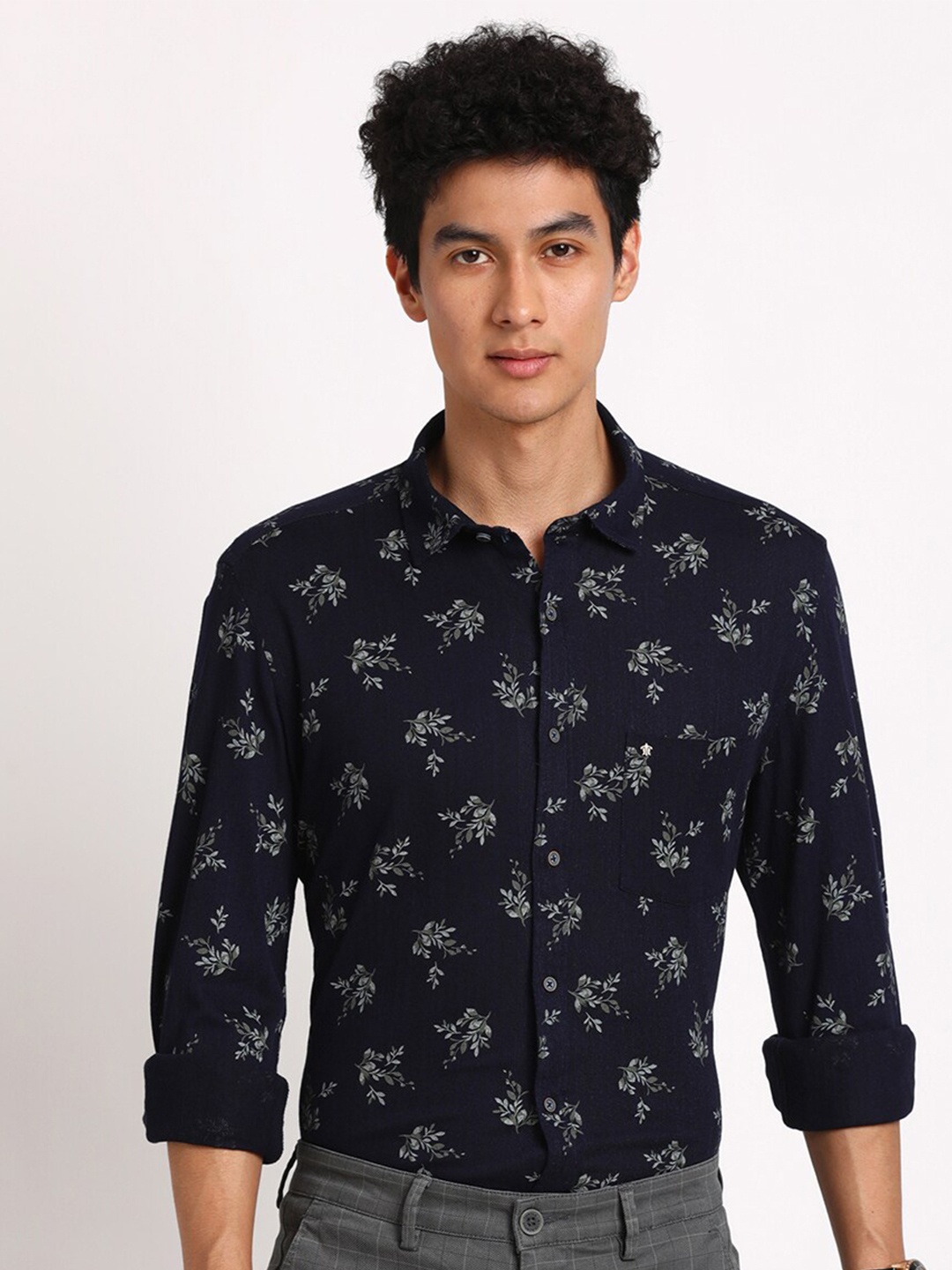 

Turtle Relaxed Slim Fit Floral Printed Pure Cotton Casual Shirt, Navy blue