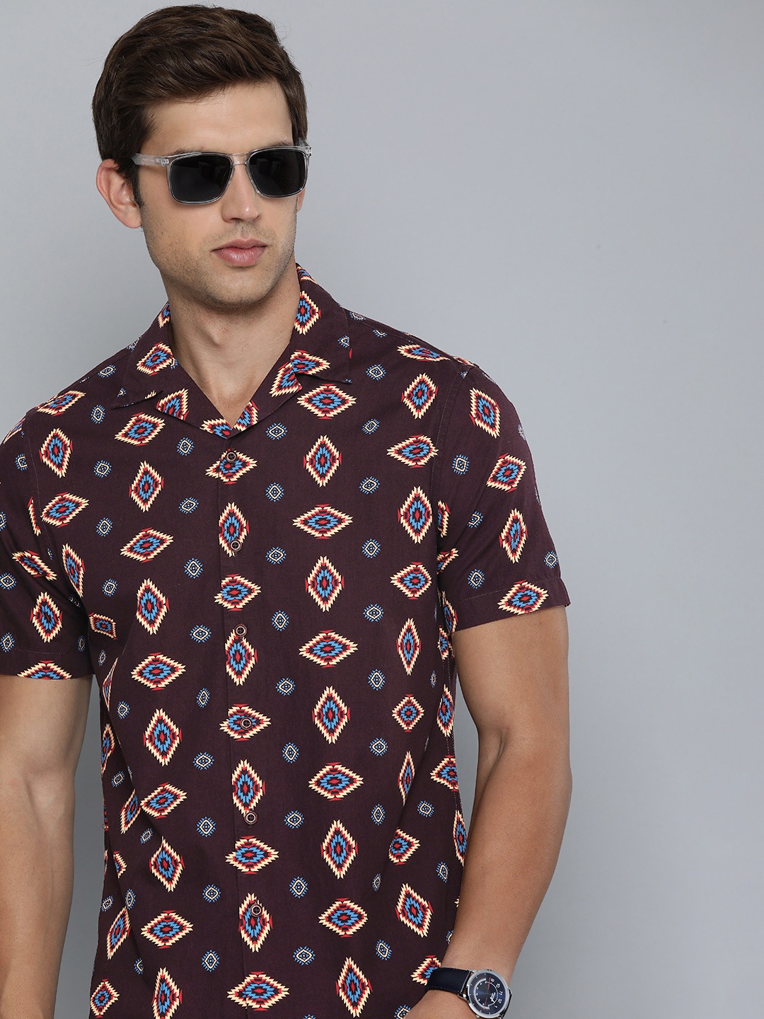 

Flying Machine Geometric Printed Cuban Collar Pure Cotton Casual Shirt, Maroon