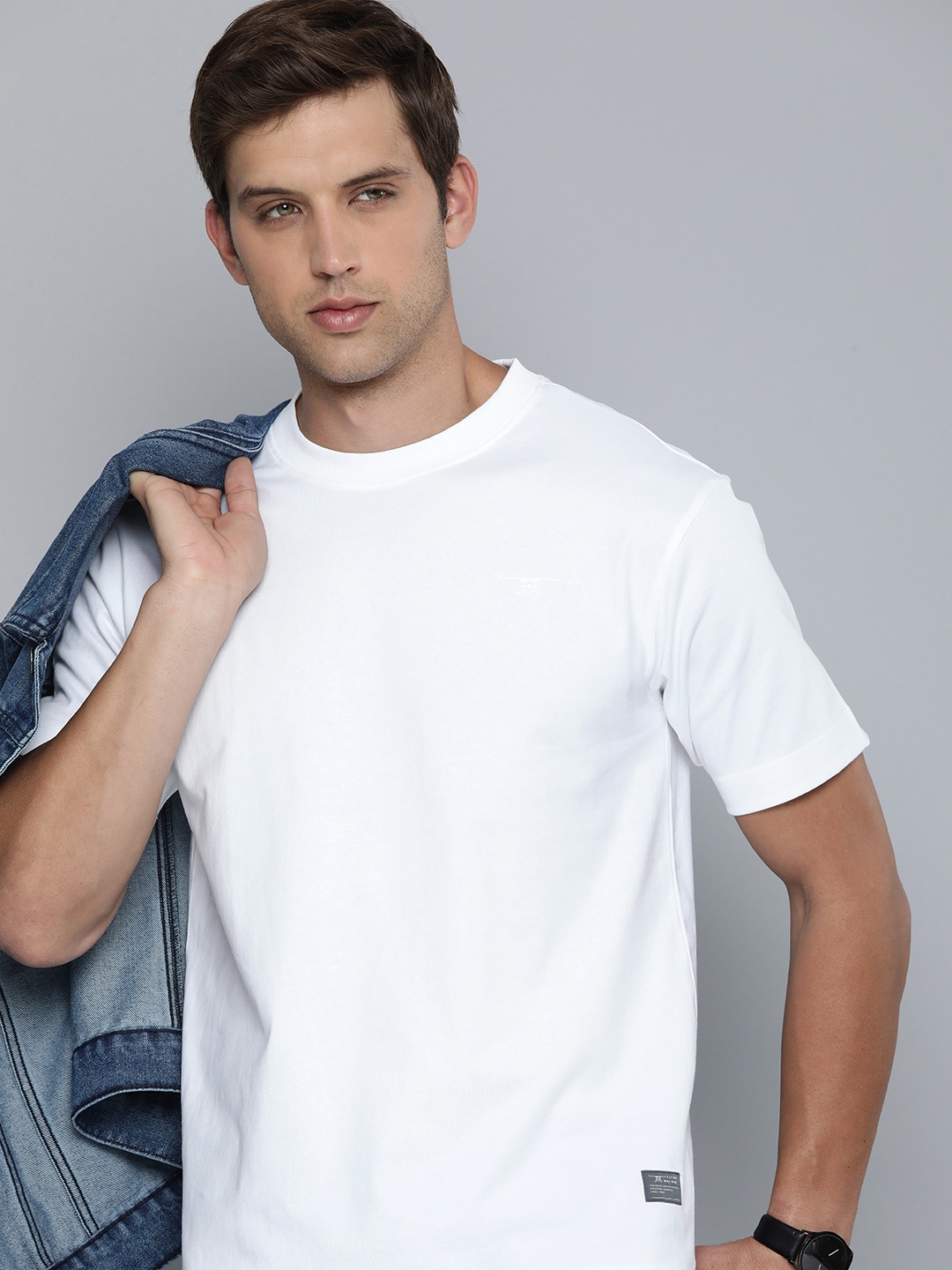 

Flying Machine Solid Drop-Shoulder Sleeves Pure Cotton Oversized T-shirt, White