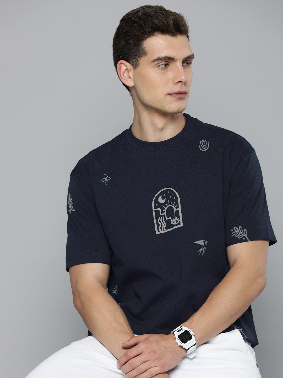 

Flying Machine Pure Cotton Graphic Printed Drop-Shoulder Sleeves Oversized T-shirt, Navy blue