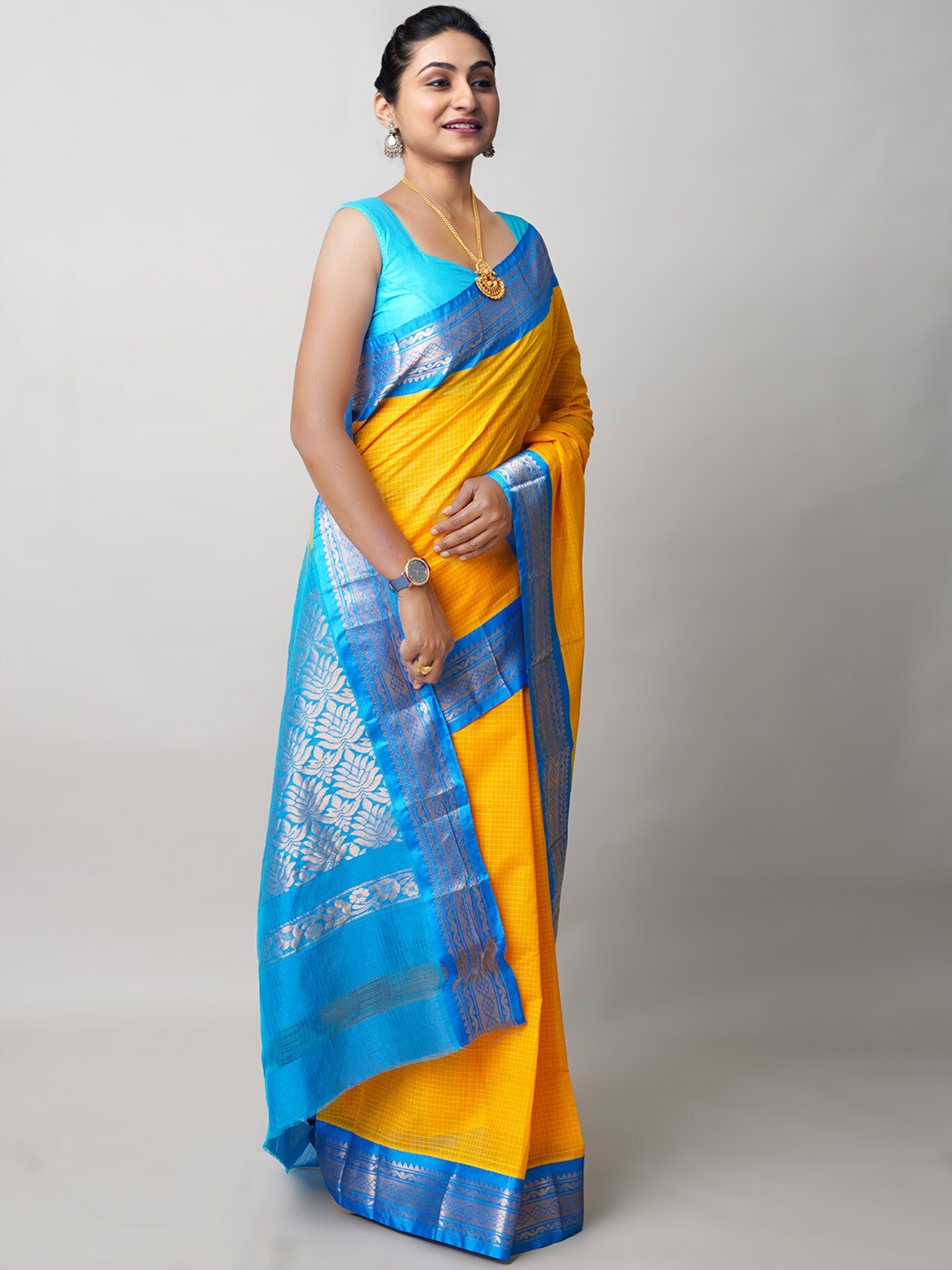 

Unnati Silks Woven Design Zari Pure Cotton Handloom Gadwal Saree, Yellow