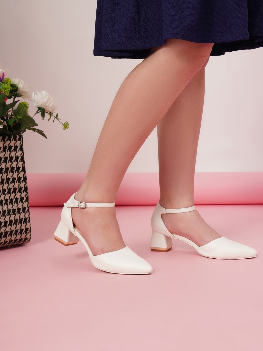 

Sherrif Shoes Round Toe Block Heeled Pumps, White