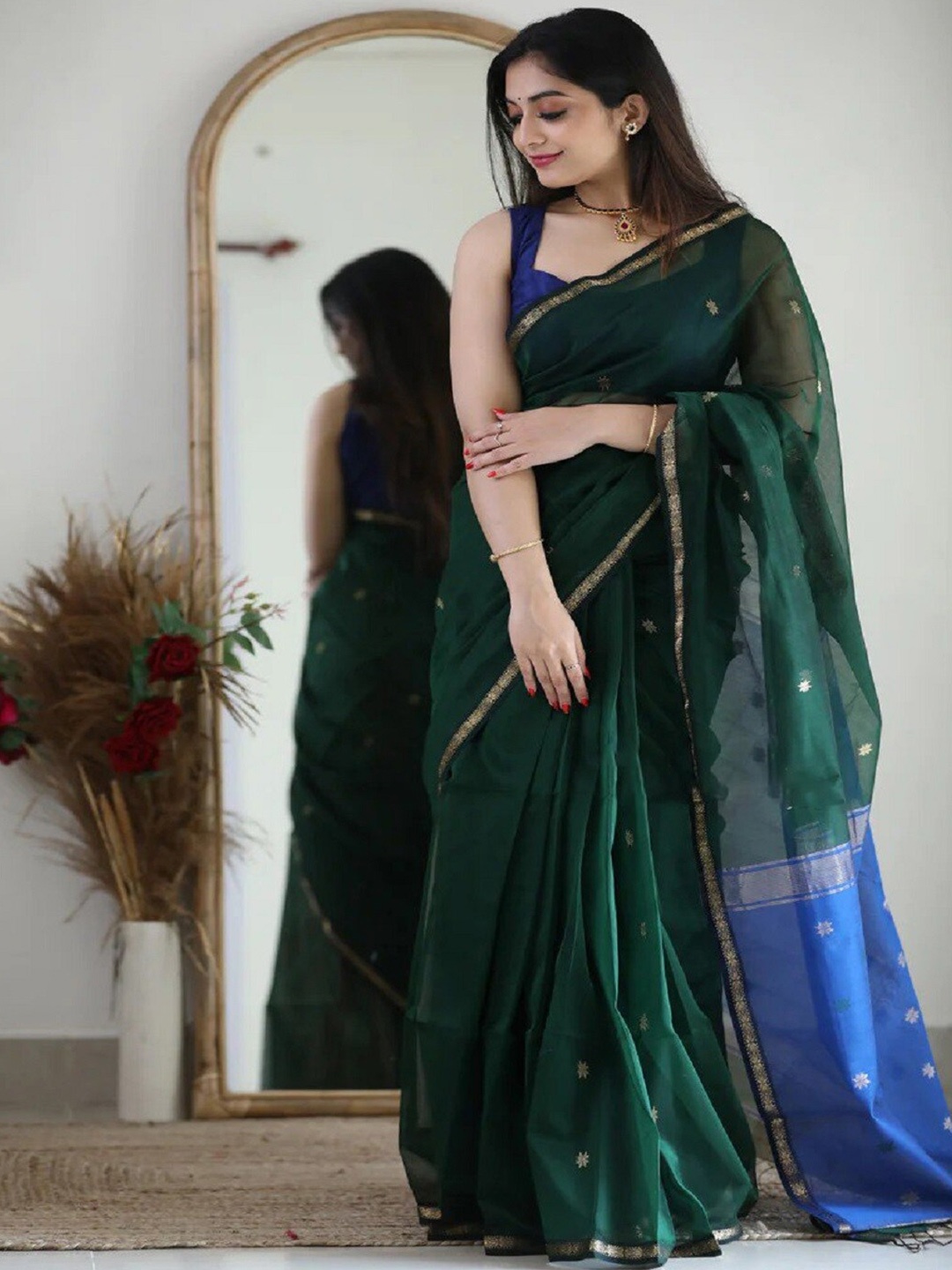 

ESOMIC EXPORT Floral Woven Design Zari Art Silk Banarasi Saree, Green