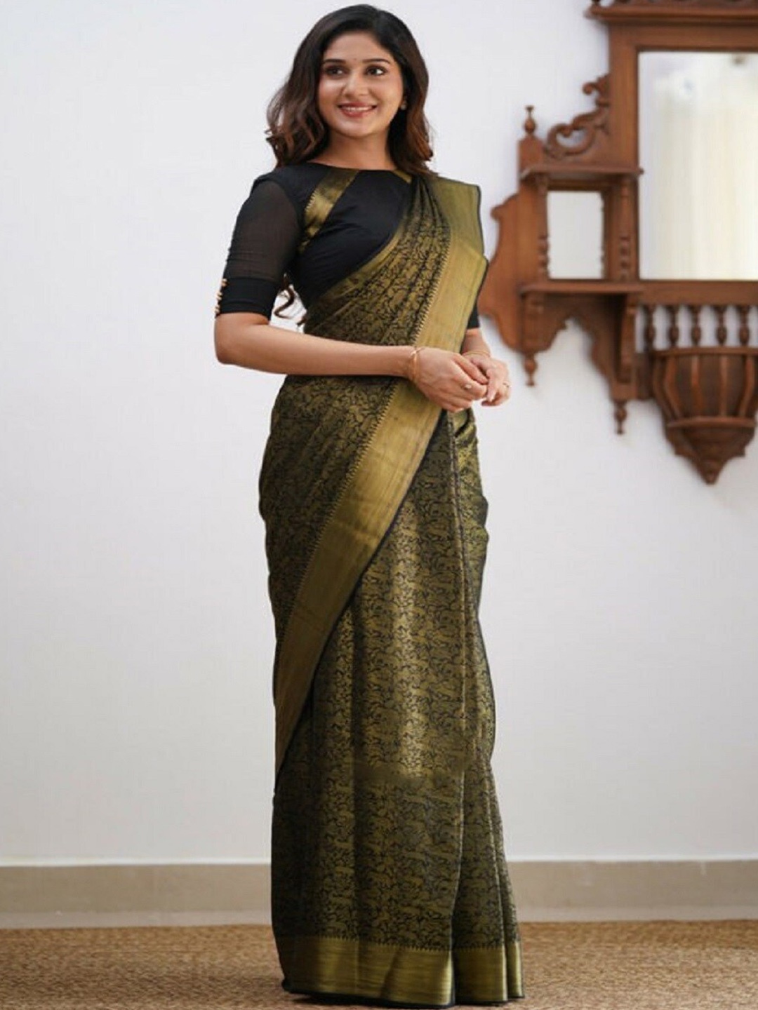 

ESOMIC EXPORT Floral Zari Art Silk Banarasi Saree, Black