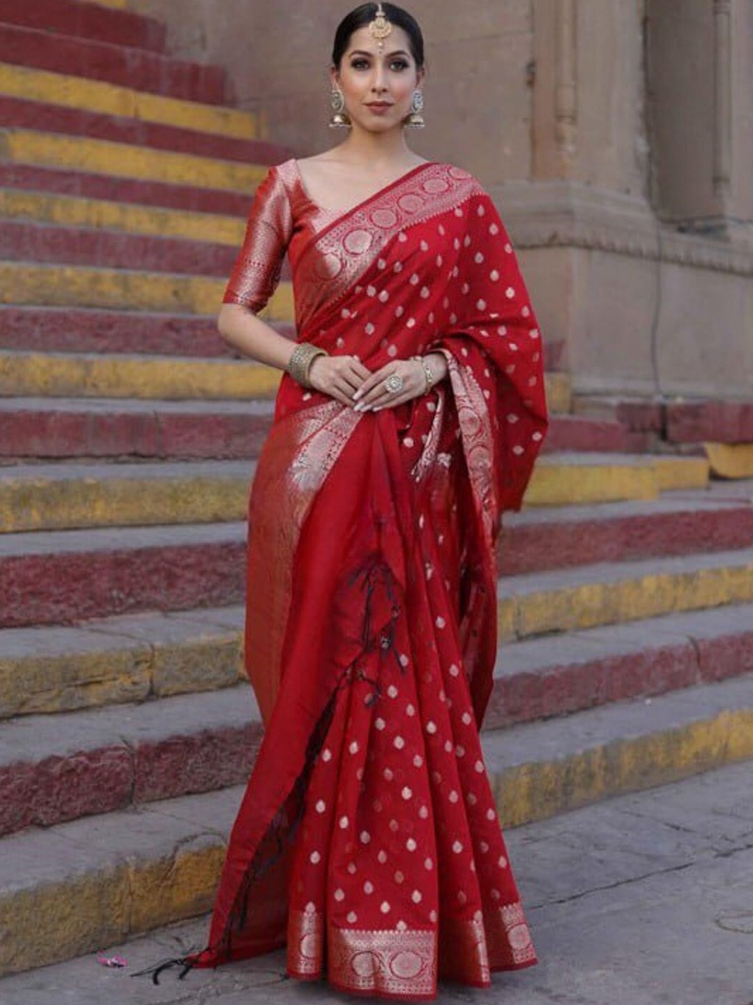 

ESOMIC EXPORT Ethnic Motifs Woven Design Zari Art Silk Banarasi Saree, Red