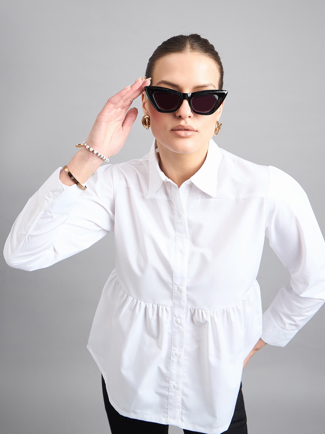 

Style Quotient White Smart Gathered Casual Shirt