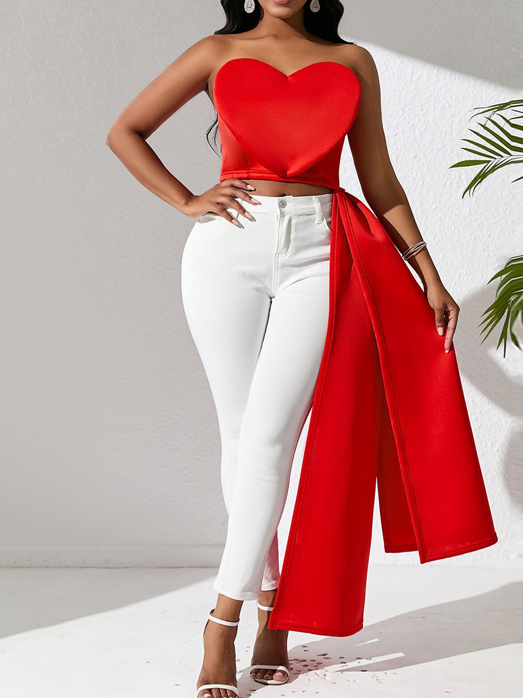 

LULU & SKY Sweetheart Neck Crop Top, Red