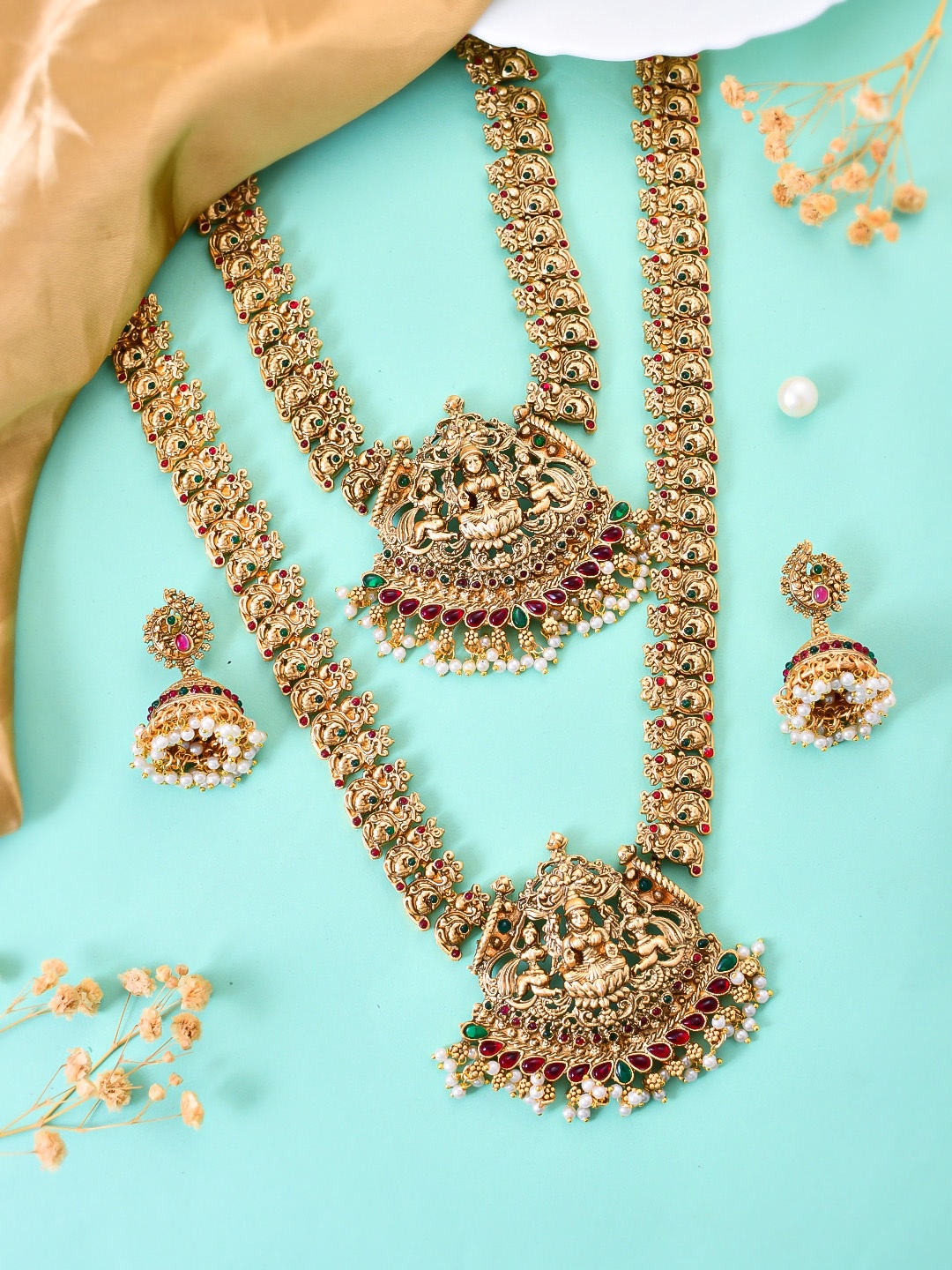 

Silvermerc Designs Gold-Plated Kundan-Studded & Beaded Jewellery Set