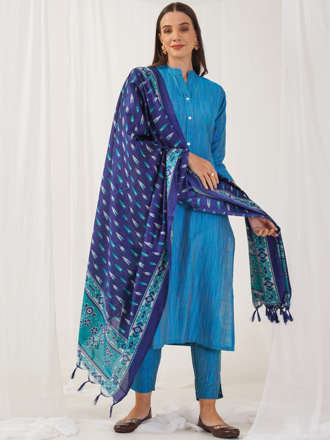 

Jompers Women Striped Mandarin Collar Kurta With Trouser & Dupatta, Blue