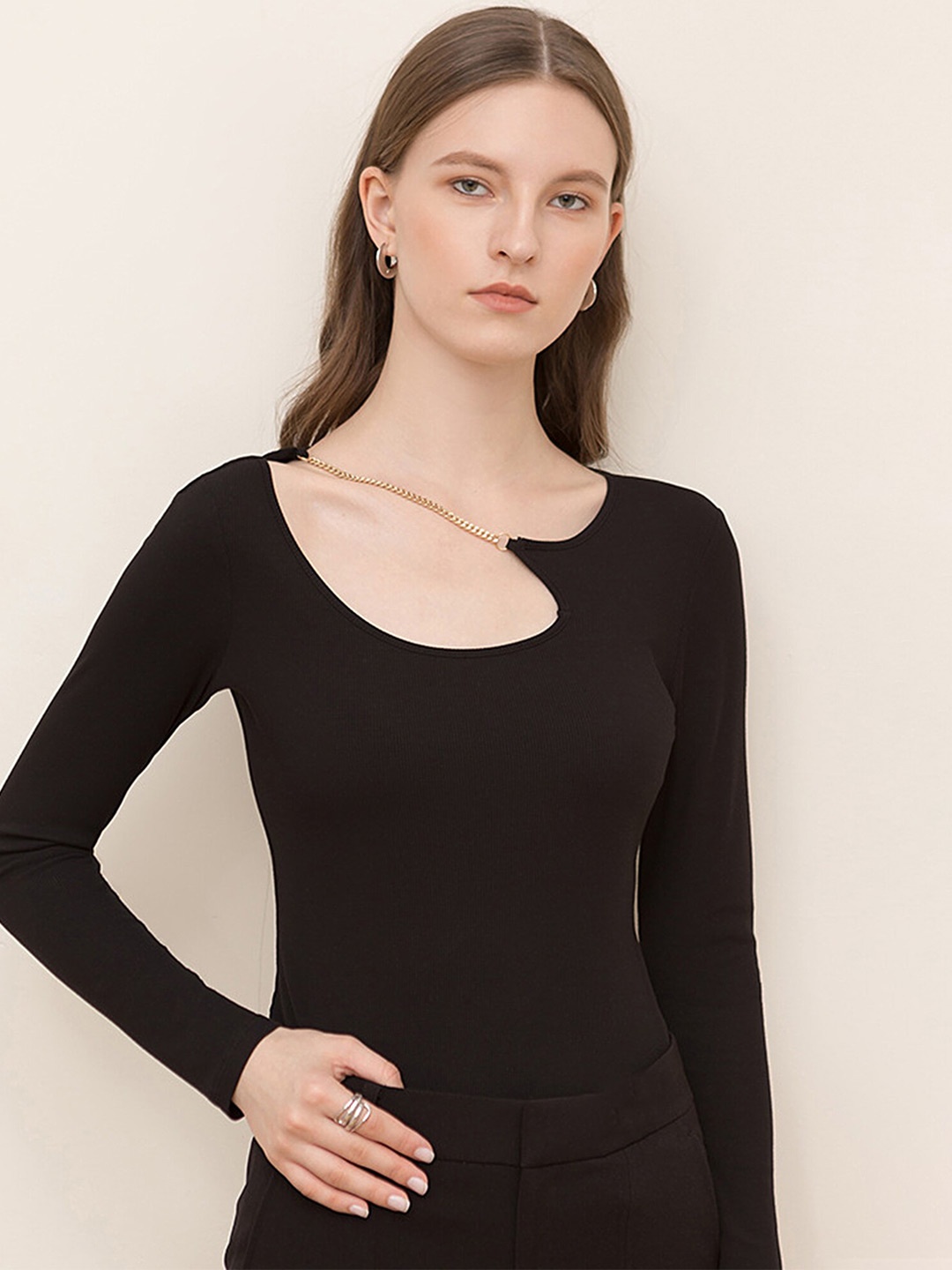 

LULU & SKY Slim Asymmetrical Fitted Top, Black