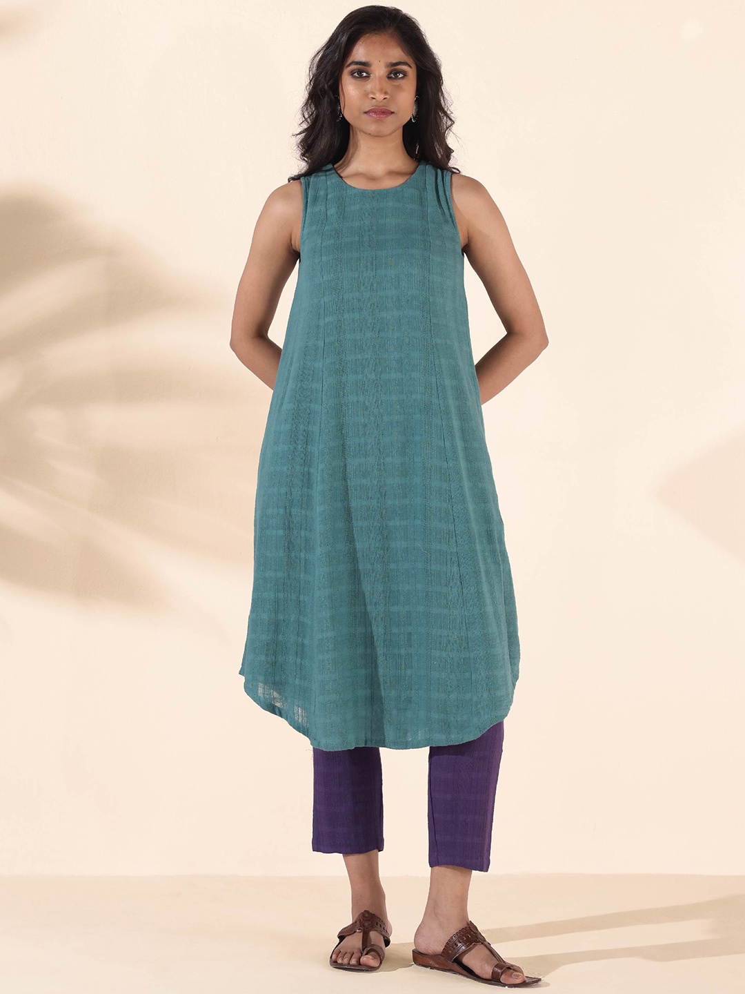 

trueBrowns Women Regular Pure Cotton Kurta with Palazzos, Turquoise blue