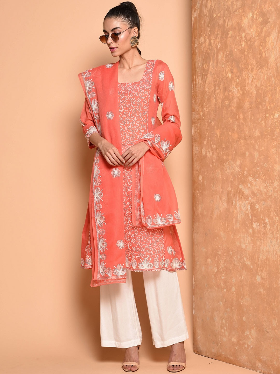 

KAANCHIE NANGGIA Women Ethnic Motifs Embroidered Regular Thread Work Pure Cotton Kurta with Palazzos & With, Peach