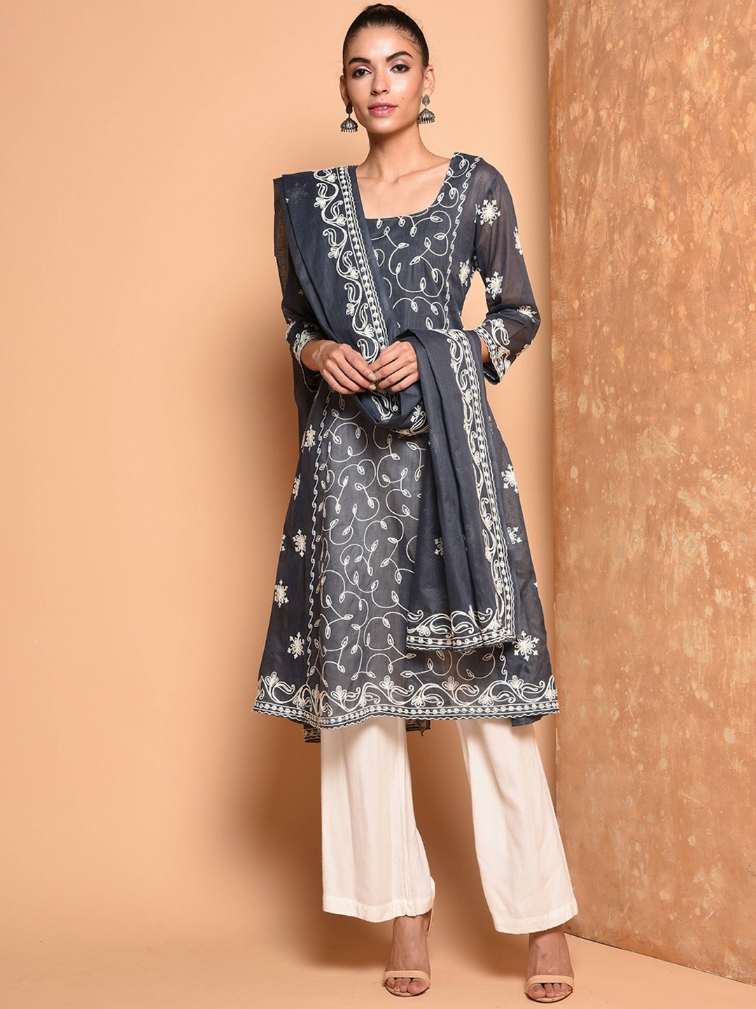 

KAANCHIE NANGGIA Women Ethnic Motifs Embroidered Regular Thread Work Pure Cotton Kurta with Palazzos & With, Grey