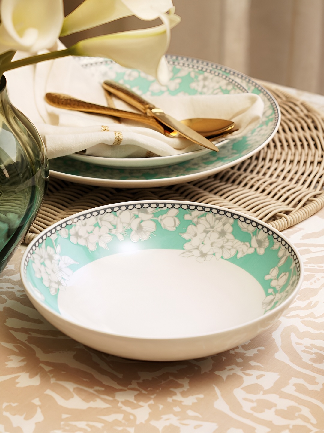 

Pure Home and Living Green & White Floral Printed Ceramic Dishwasher Safe Serving Bowl