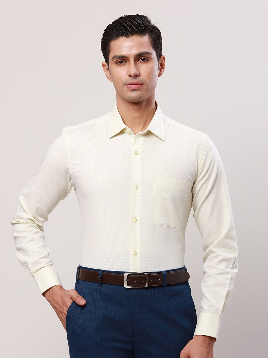 

Raymond Checked Cotton Cutaway Collar Shirt, Yellow