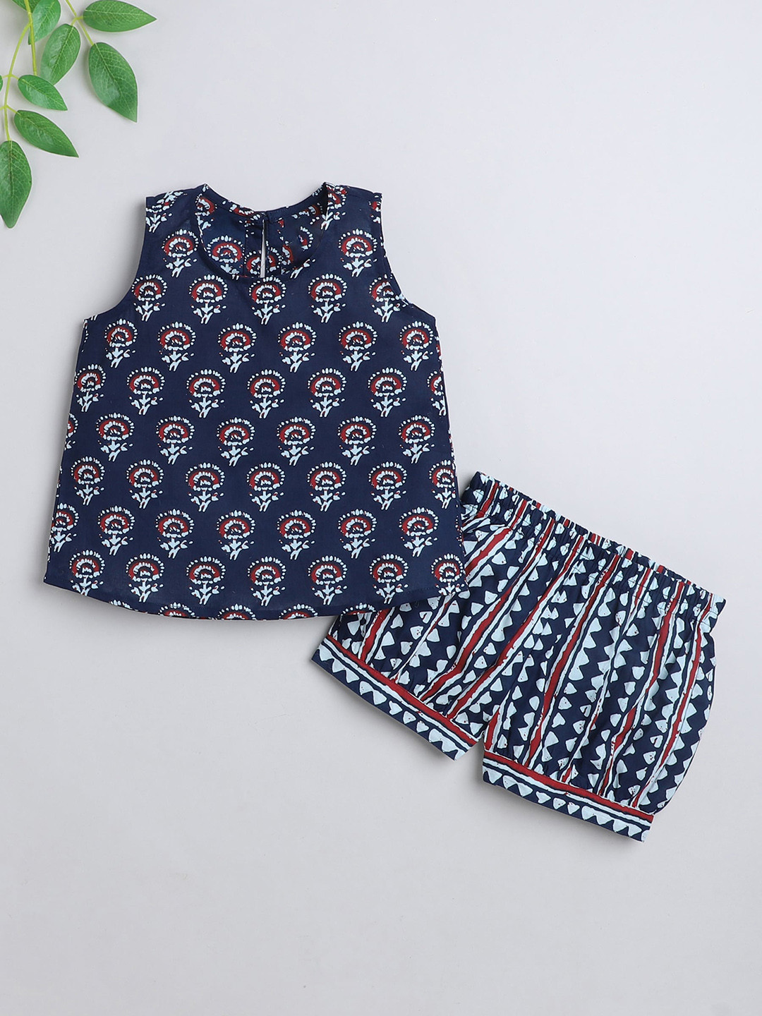 

The Magic Wand Girls Printed Sleeveless Pure Cotton Night suit, Navy blue