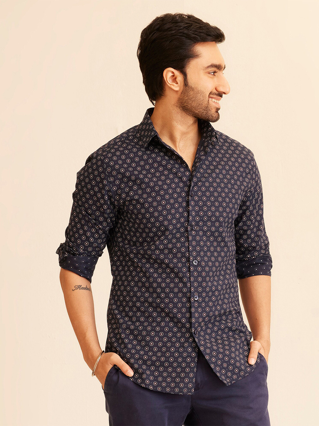 

The Bleu Label Classic Slim Fit Long Sleeves Cotton Opaque Printed Casual Shirt, Navy blue