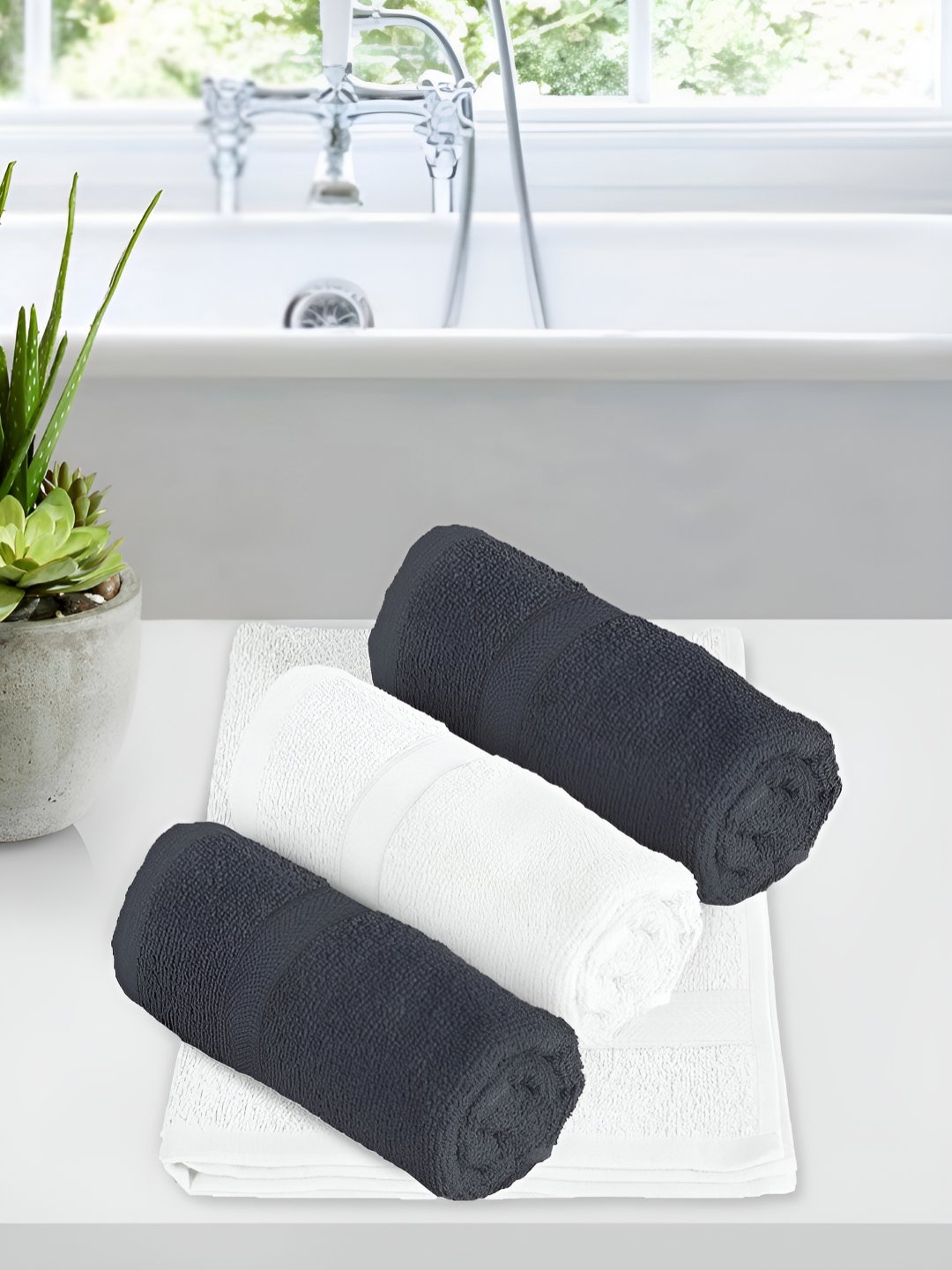 

Story@home 4-pcsc White & Grey Cotton 550 GSM Hand Towels