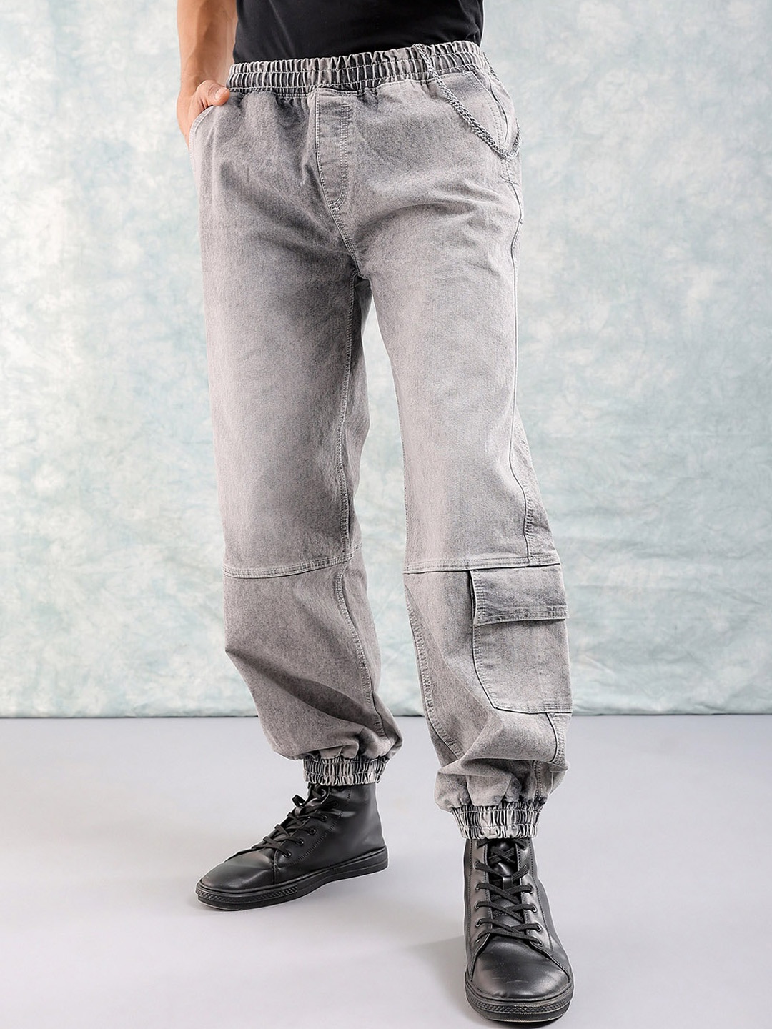 

The Indian Garage Co Men Loose Fit Clean Look Heavy Fade Stretchable Cargo Jogger Jeans, Grey