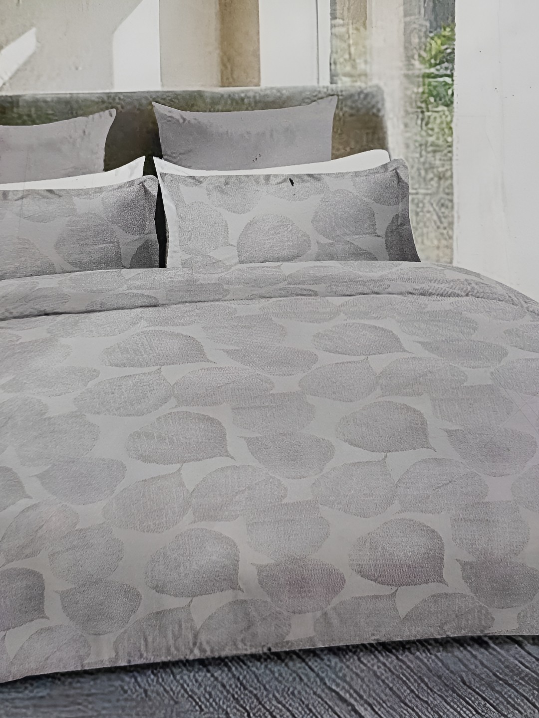 

Signature Grey Floral 144 TC Queen Bedsheet with 2 Pillow Covers