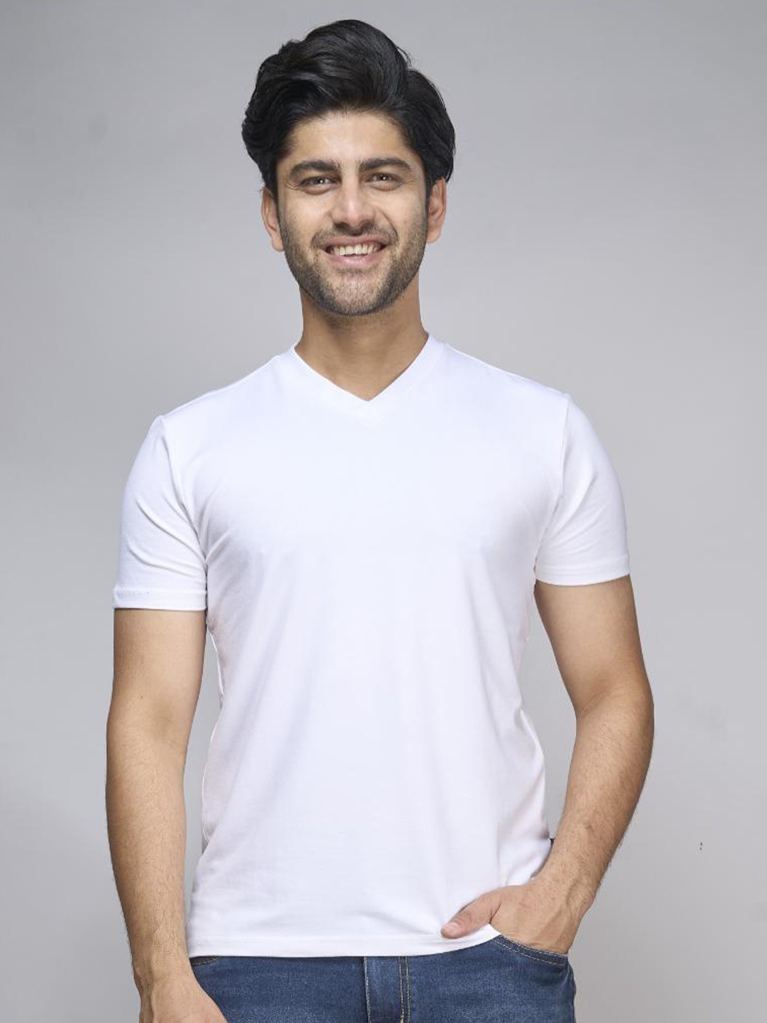 

INTERWOVE V-Neck Bamboo Cotton Slim Fit T-shirt, White