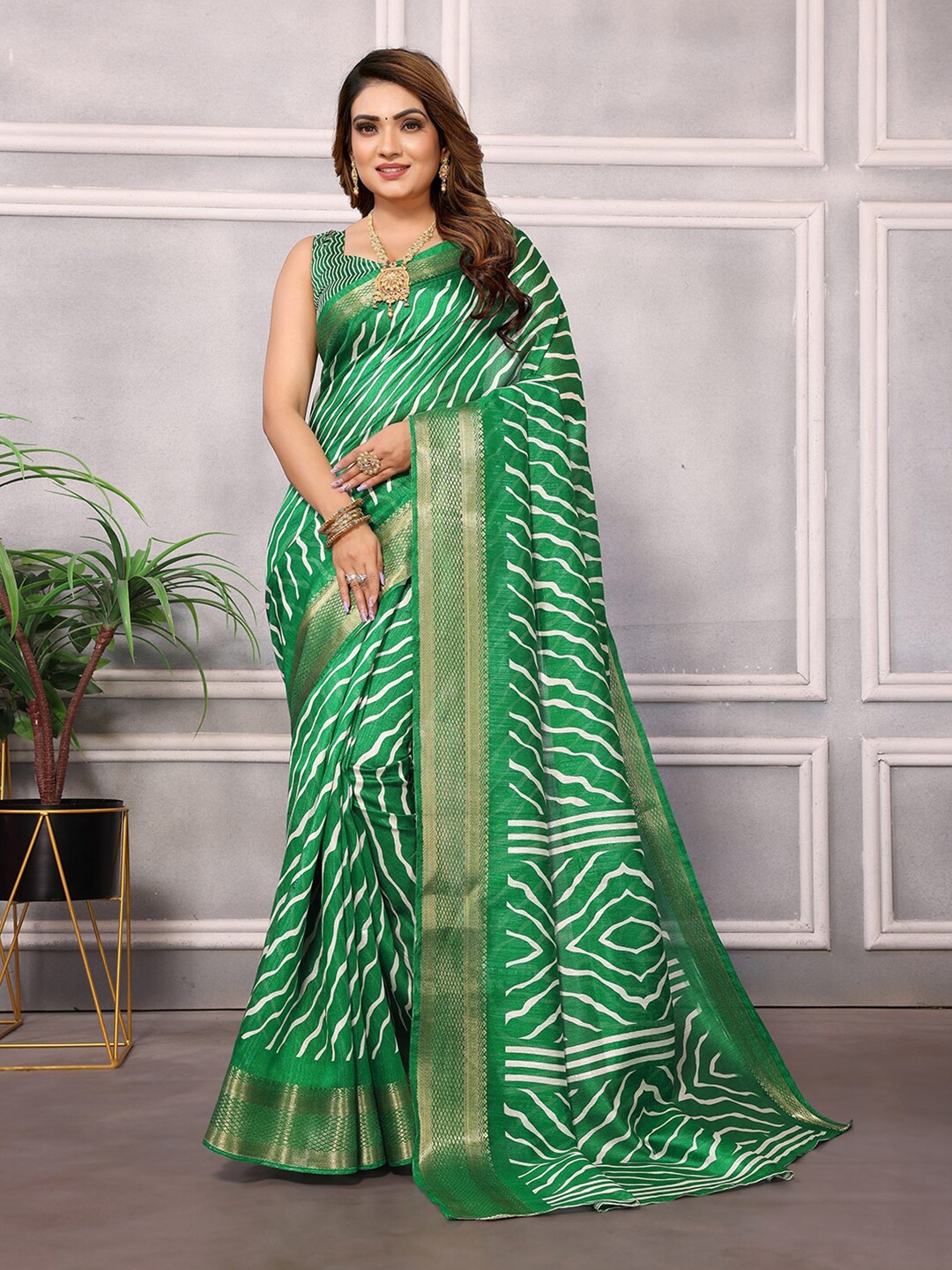 

Hema silk mills Leheriya Printed Saree, Green