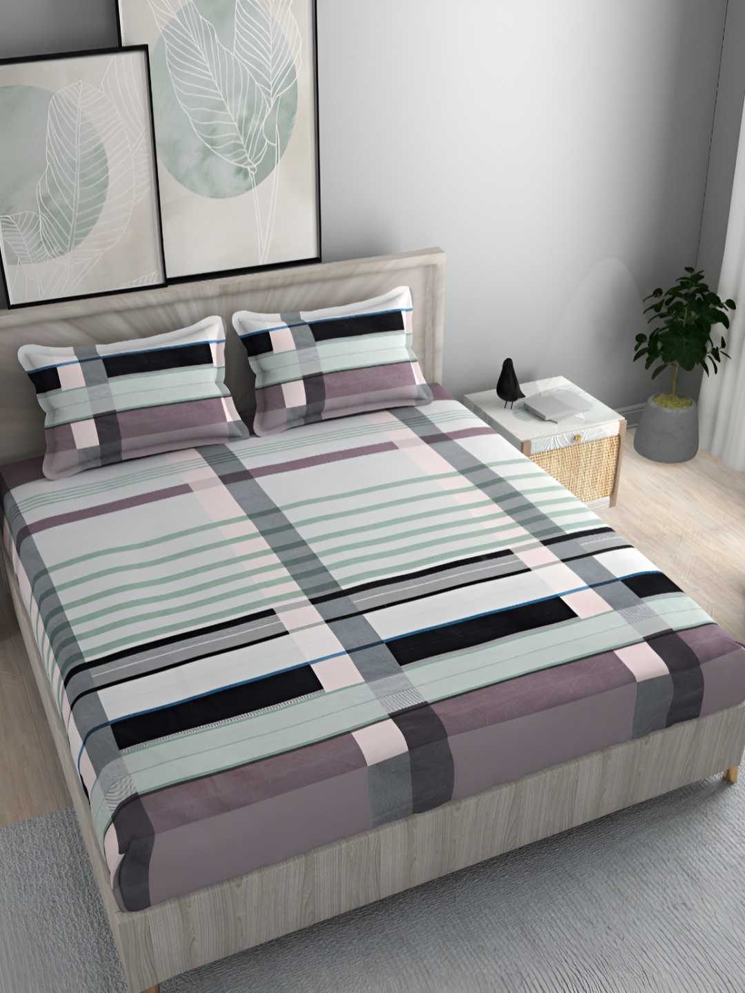 

FINE TEX WORLD Green & White Geometric 210 TC King Bedsheet with 2 Pillow Covers