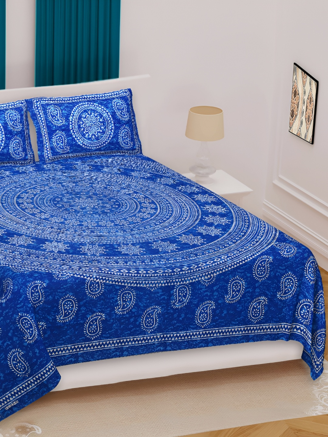 

Sohibe Blue & White Ethnic Motifs Printed Cotton 180 TC King Bedsheet With 2 Pillow Covers