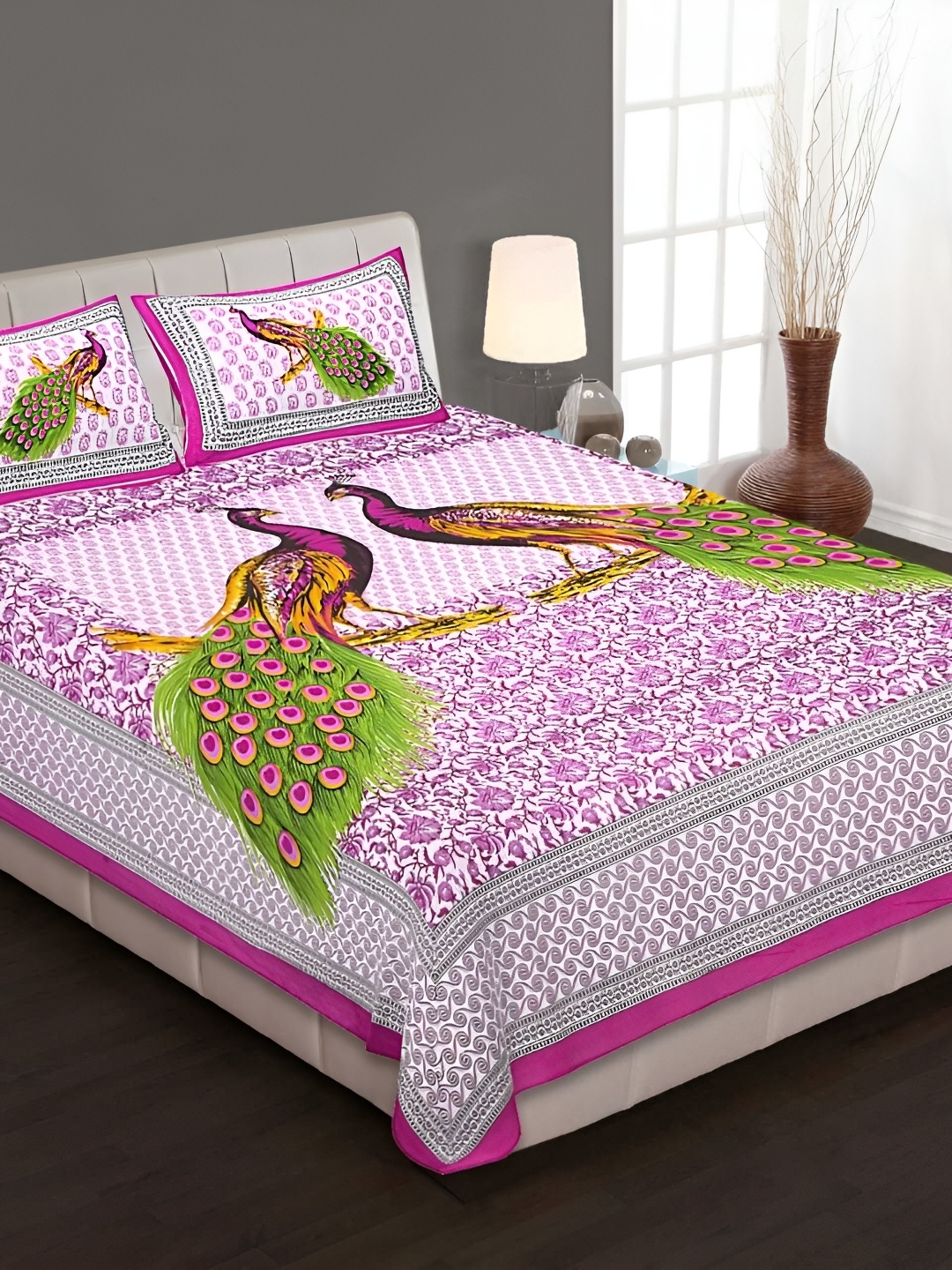 

Sohibe Green 144 TC King Bedsheet with 1 Pillow Covers