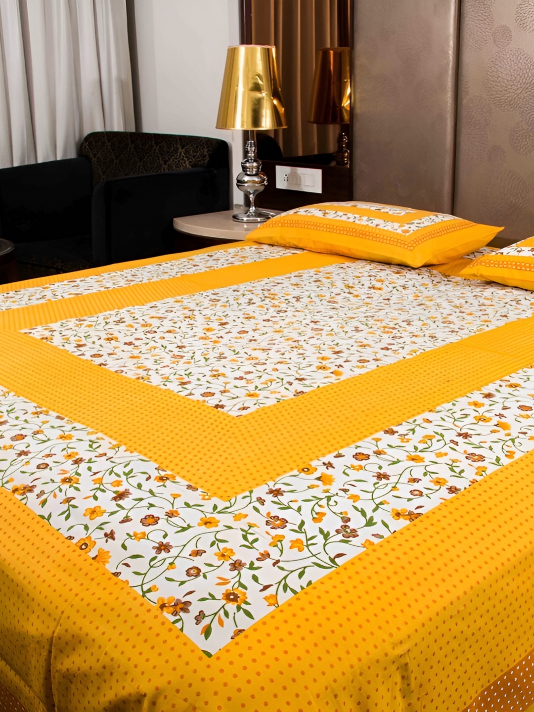 

Sohibe Blue 144 TC King Bedsheet with 1 Pillow Covers