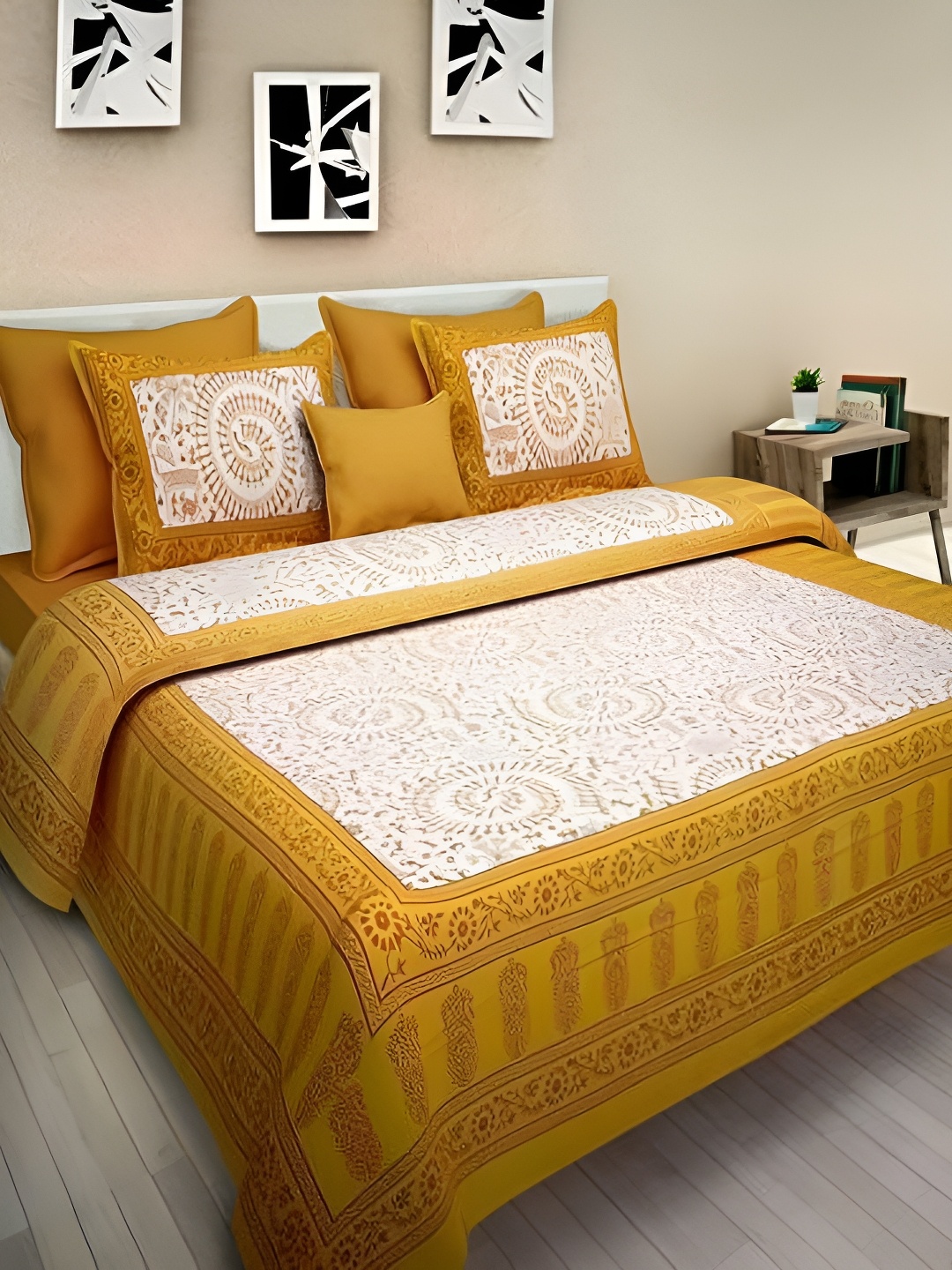 

Sohibe Green 144 TC King Bedsheet with 1 Pillow Covers