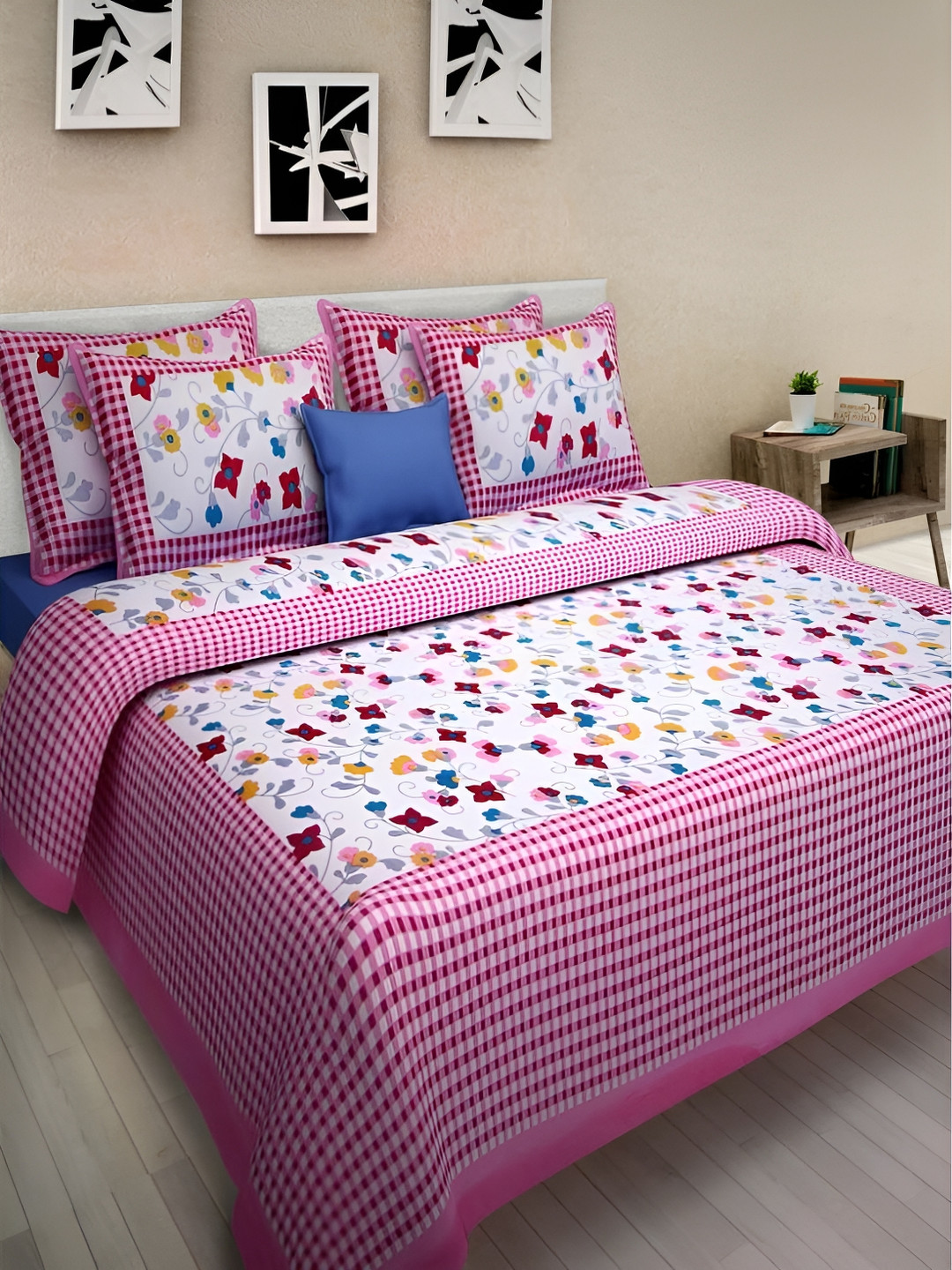 

Sohibe Pink & White Floral Printed Cotton 144 TC King Bedsheet With 2 Pillow Covers