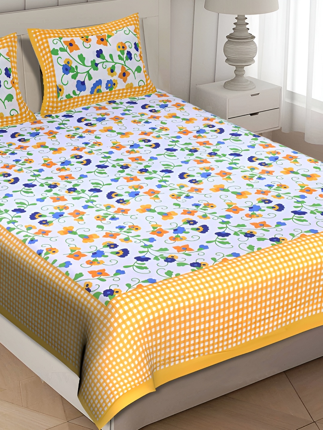

Sohibe Green 144 TC King Bedsheet with 1 Pillow Covers