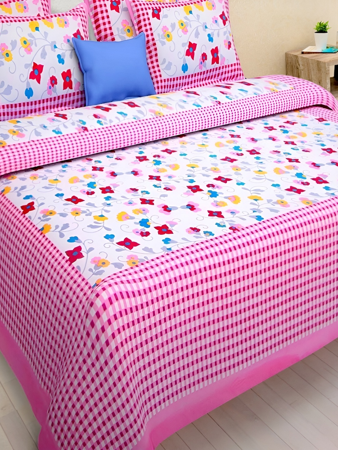 

Sohibe Pink Floral Printed Pure Cotton King Size Bed cover with 2 Pillow covers