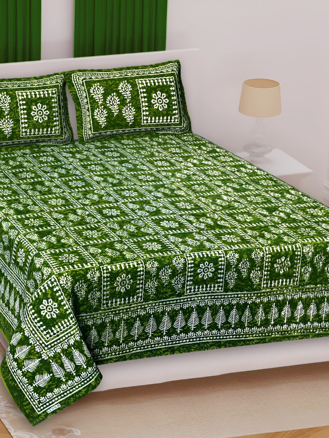 

Sohibe Green Geometric Printed Pure Cotton King Size Bed Cover With Pillow Cover