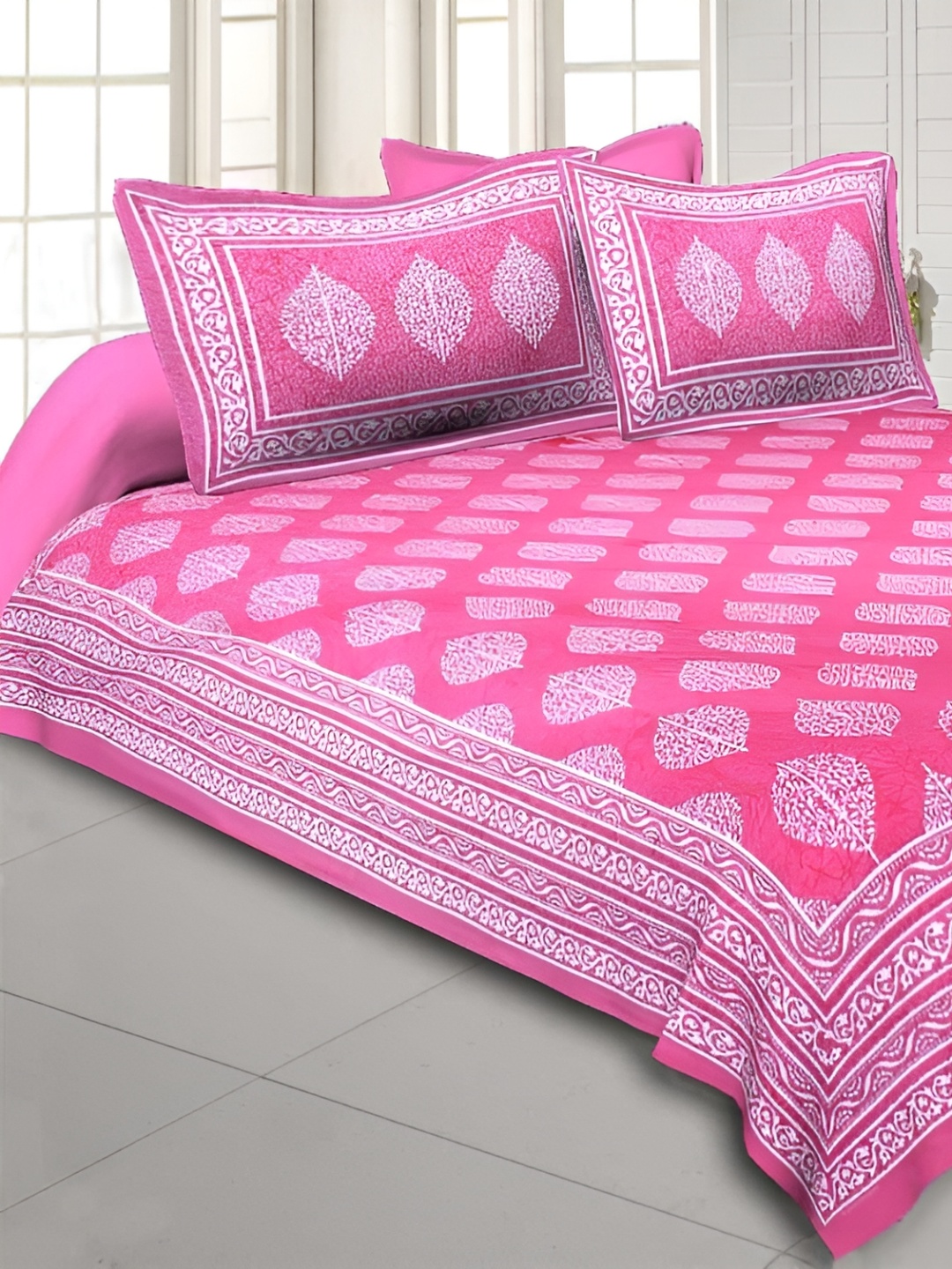 

Sohibe Pink Cotton Bed Covers & 2 Pillow Covers, Multi