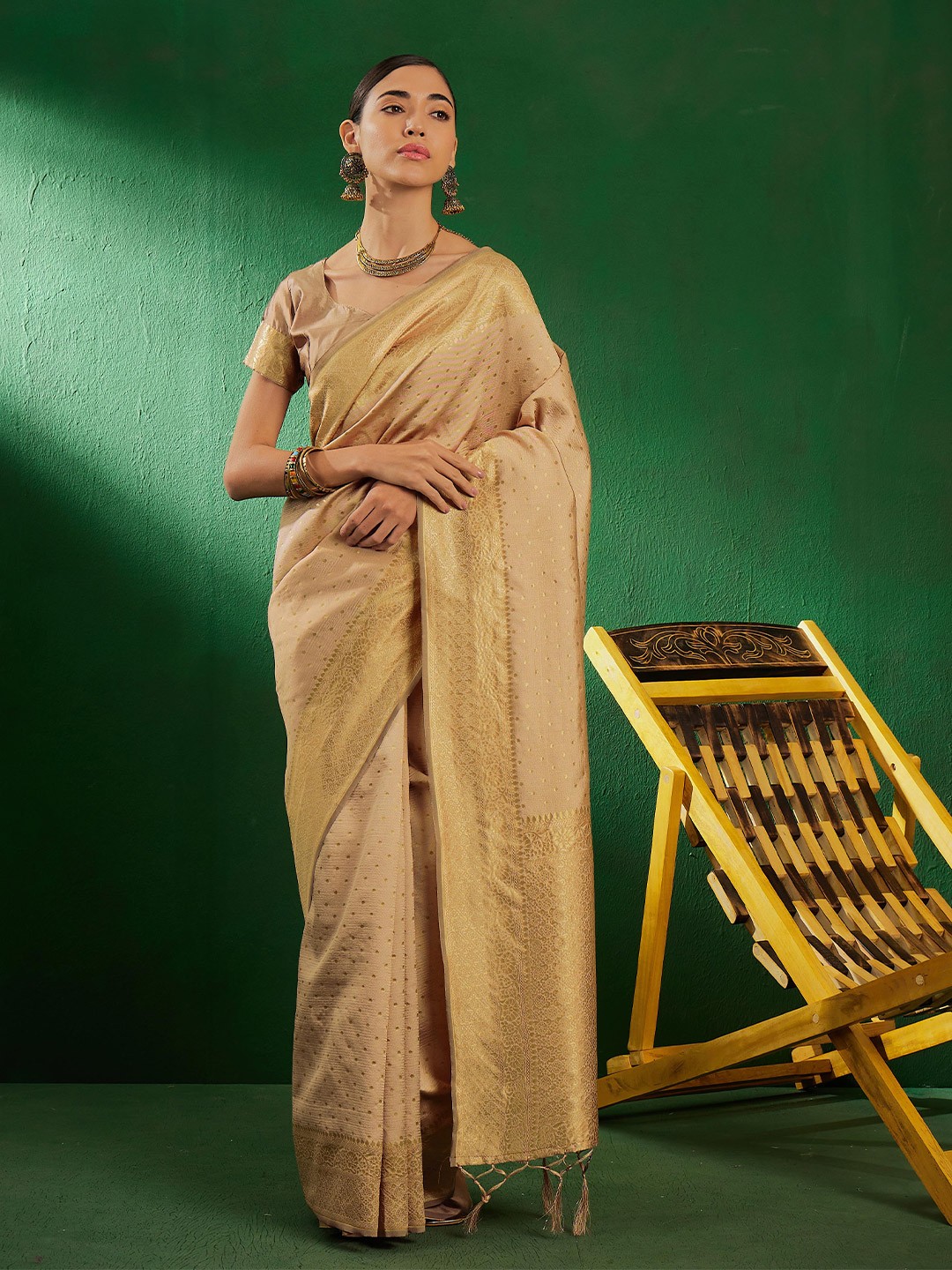 

Sangria Ethnic Motifs Woven-Design Banarasi Silk Saree, Beige