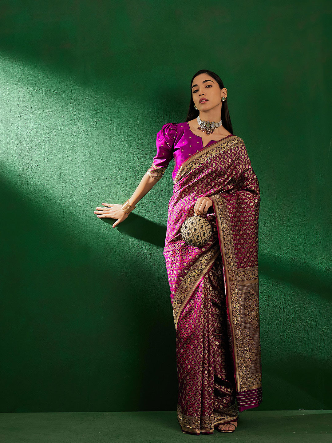 

Sangria Pink Ethnic Motifs Woven Design Zari Banarasi Saree